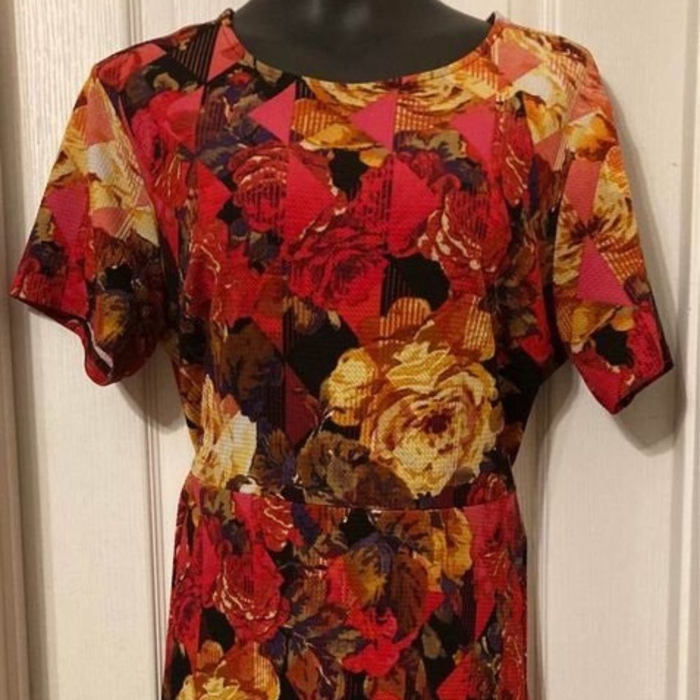 Ladies Floral Dress Size 20